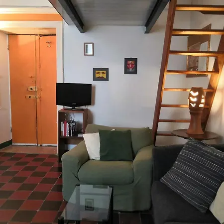 Apartment Affascinante Monolocale In Palazzo Storico, 50mtr Da Piazza Azuni
